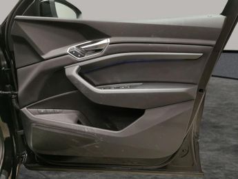 Audi e-tron 50 Technik quattro 71.2kWh (11kW Charger) (313 ps) - ADJUSTABLE 