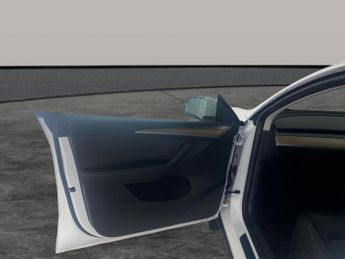 Tesla Model Y SUV RWD (346 ps) - HEATED STEERING - BLIND SPOT ASSIST - WIFI