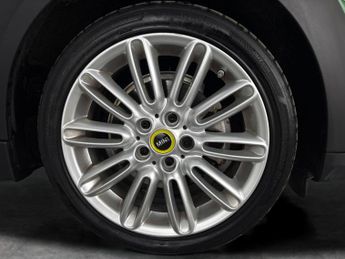 Mini Electric Hatch Cooper SE 32.6kWh Level 2 (184 ps) - INTERIOR LIGHT PACK - NAVIG