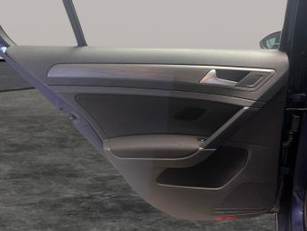 Volkswagen E-golf 35.8kWh e-Golf (136 ps) - CLIMATE CONTROL - DAB - USB AUDIO