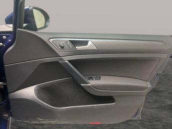 Volkswagen E-golf 35.8kWh e-Golf (136 ps) - CLIMATE CONTROL - DAB - USB AUDIO