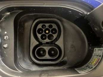 Volkswagen E-golf 35.8kWh e-Golf (136 ps) - CLIMATE CONTROL - DAB - USB AUDIO