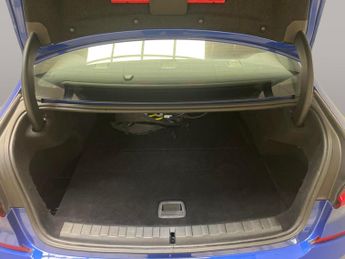 BMW 3 Series 2.0 330e 12kWh M Sport Plug-in xDrive (292 ps) - HEATED SEATS