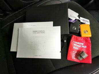 Volvo XC40 1.5h T5 Twin Engine Recharge 10.7kWh R-Design Plug-in (262 ps) -