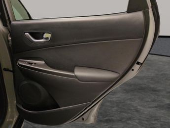 Hyundai Kona 64kWh Ultimate (10.5kW Charger) (204 ps) - LED - REVERSE CAM - N