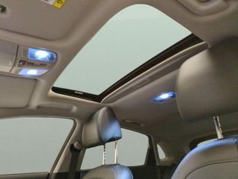 Hyundai Kona 64kWh Ultimate (10.5kW Charger) (204 ps) - LED - REVERSE CAM - N