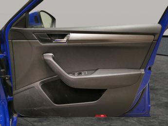 Skoda Superb 1.4 TSI iV 13kWh SE L Plug-in DSG (218 ps) - LED - SMARTLINK - N