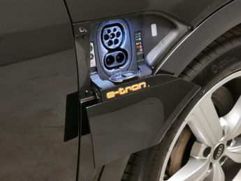 Audi e-tron 50 Technik quattro 71.2kWh (11kW Charger) (313 ps) - ADJUSTABLE 