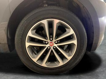 Jaguar F-PACE 2.0 D180 R-Sport AWD (180 ps) - WIFI - XENONS - BLUETOOTH