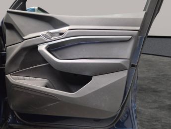 Audi e-tron 50 Technik quattro 71.2kWh (313 ps) - ADJUSTABLE SUSPENSION