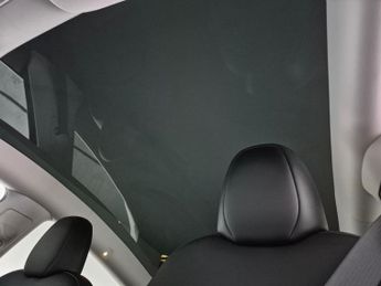 Tesla Model Y SUV RWD (346 ps) - REVERSE CAM - NAV - LEATHER