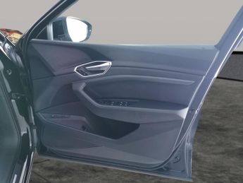 Audi e-tron 50 Technik quattro 71.2kWh (313 ps) - KEYLESS ENTRY - LED - REVE