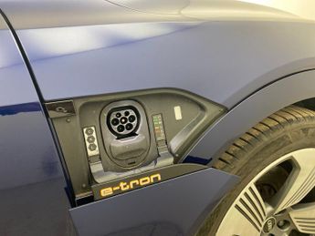 Audi e-tron 55 S line Sportback quattro 95kWh (11kW Charger) (408 ps) - ADJU