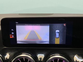 Mercedes-Benz EQA EQA 250+ 70.5kWh AMG Line (190 ps) - ADAPTIVE LIGHTS - HEATED LE