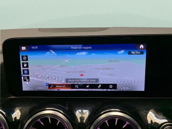 Mercedes-Benz EQA EQA 250+ 70.5kWh AMG Line (190 ps) - ADAPTIVE LIGHTS - HEATED LE