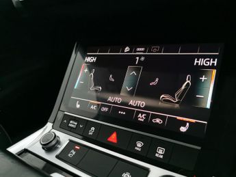 Audi e-tron 50 Technik quattro 71.2kWh (313 ps) - KEYLESS ENTRY - LED - REVE