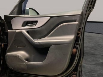 Jaguar F-PACE 2.0 D180 R-Sport AWD (180 ps) - WIFI - XENONS - BLUETOOTH