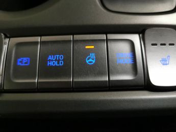 Hyundai Kona 64kWh Premium (10.5kW Charger) (204 ps) - HEATED SEATS - HEATED 