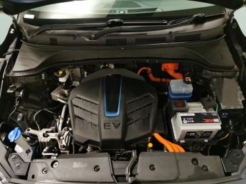 Hyundai Kona 64kWh Premium (10.5kW Charger) (204 ps) - HEATED SEATS - HEATED 