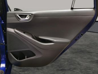 Hyundai Ioniq 38.3kWh Premium (136 ps) - REVERSE CAM - NAV - HEATED SEATS