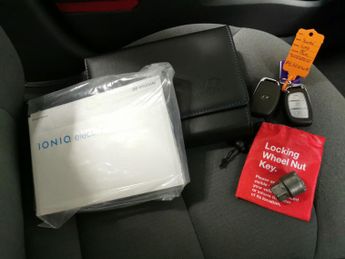 Hyundai Ioniq 38.3kWh Premium (136 ps) - REVERSE CAM - NAV - HEATED SEATS