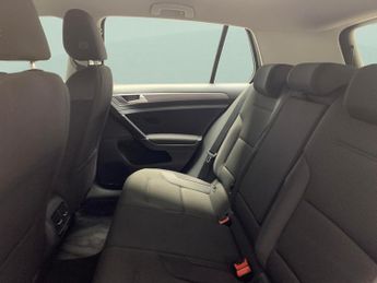 Volkswagen E-golf 35.8kWh e-Golf (136 ps) - USB AUDIO - SPLIT FOLDING REAR SEATS -