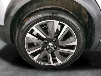 Peugeot E-2008 50kWh GT Premium (136 ps) - KEYLESS ENTRY - LED - REVERSE CAM