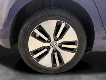Volkswagen E-golf 35.8kWh e-Golf (136 ps) - USB AUDIO - SPLIT FOLDING REAR SEATS -