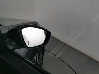 Peugeot E-2008 50kWh GT Premium (136 ps) - KEYLESS ENTRY - LED - REVERSE CAM