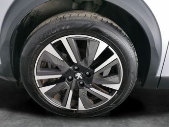 Peugeot E-2008 50kWh GT Premium (136 ps) - KEYLESS ENTRY - LED - REVERSE CAM
