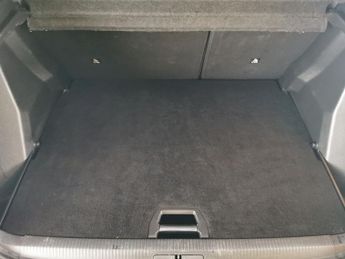 Peugeot E-2008 50kWh GT Premium (136 ps) - KEYLESS ENTRY - LED - REVERSE CAM