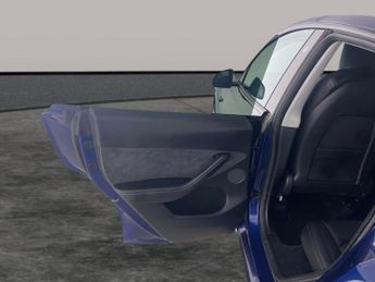 Tesla Model Y (Dual Motor) Long Range 4WDE (384 bhp) - HEATED STEERING