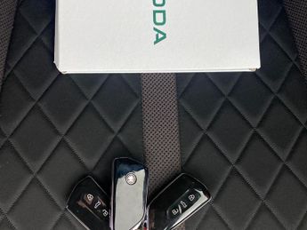 Skoda Octavia 2.0 TSI vRS DSG (265 ps) - FAMILY PACKAGE - LIGHT AND VIEW PACK