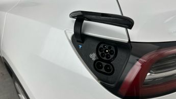 Tesla Model Y SUV RWD (346 ps) - HEATED STEERING - BLIND SPOT ASSIST - BLUETOO