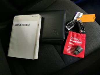 Hyundai Kona 64kWh Premium (10.5kW Charger) (204 ps) - HEATED SEATS - HEATED 