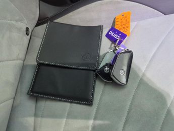 Volkswagen ID.3 Pro Performance 58kWh Family (204 ps) - KEYLESS ENTRY - LED - RE