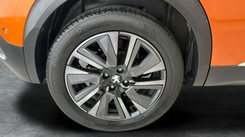 Peugeot E-2008 50kWh GT Premium (7kW Charger) (136 ps) - REVERSE CAM - ALCANTAR