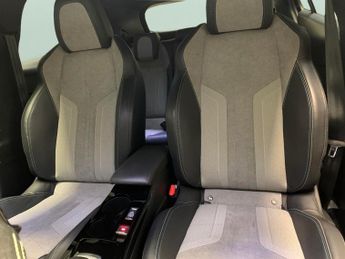 Peugeot E-2008 50kWh GT Premium (136 ps) - REVERSE CAM - ALCANTARA - NAV