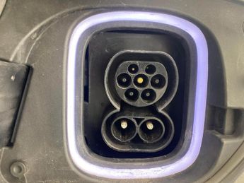 Hyundai Kona 64kWh Premium (7kW Charger) (204 ps) - BLIND SPOT ASSIST - LANE 