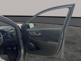 Hyundai Kona 64kWh Premium (7kW Charger) (204 ps) - BLIND SPOT ASSIST - LANE 