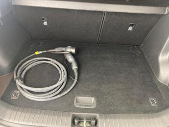 Hyundai Kona 64kWh Premium (7kW Charger) (204 ps) - BLIND SPOT ASSIST - LANE 