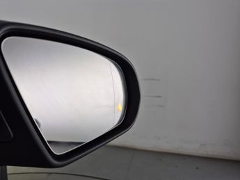 Mercedes-Benz EQA EQA 250+ 70.5kWh AMG Line (190 ps) - HEATED SEATS - NAV - MIRROR