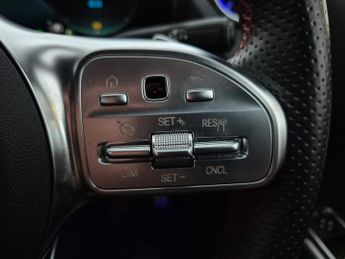 Mercedes-Benz EQA EQA 250+ 70.5kWh AMG Line (190 ps) - HEATED SEATS - NAV - MIRROR