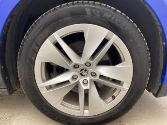 Skoda Enyaq 62kWh 60 (DC120kW) (179 ps) - NAV - WIFI - BLUETOOTH