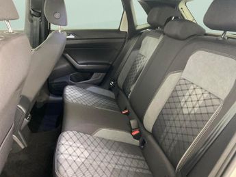 Volkswagen Polo 1.0 TSI R-Line DSG (95 ps) - PADDLE SHIFT - PARK SENSORS - DIGIT