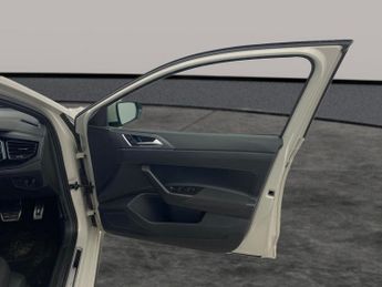 Volkswagen Polo 1.0 TSI R-Line DSG (95 ps) - DIGITAL DASH - PADDLE SHIFT - PARK 