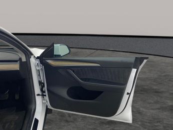 Tesla Model Y SUV RWD (346 ps) - HEATED STEERING - WIFI - BLIND SPOT ASSIST