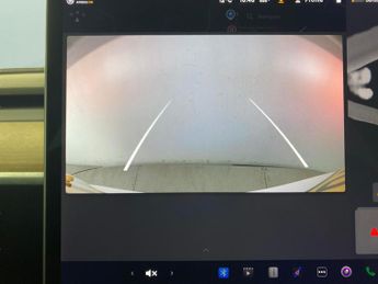 Tesla Model Y SUV RWD (346 ps) - HEATED STEERING - WIFI - BLIND SPOT ASSIST