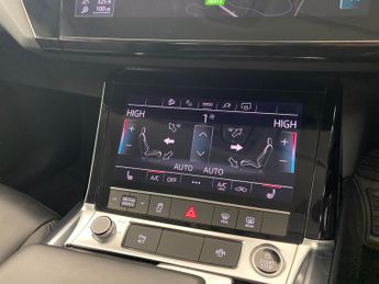 Audi e-tron 50 Technik quattro 71.2kWh (11kW Charger) (313 ps) - ADJUSTABLE 