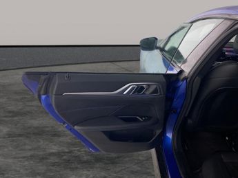 BMW i4 40 83.9kWh M Sport Gran Coupe eDrive (340 ps) - PARK ASSIST - LE